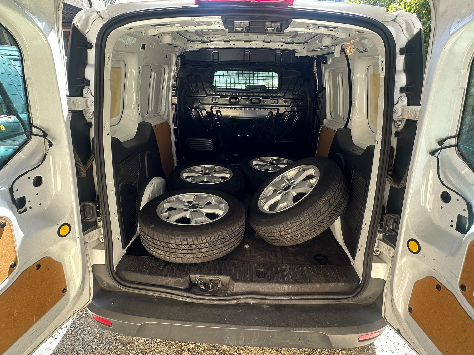 Ford Veicoli commerciali: Ford Transit Connect 1.5tdci – Usato da Boswil venduto da PhilOsoph9393 7