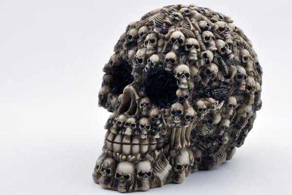 Tutte le decorazioni: Schädel Skull and Bones Dekor Polyresin – Nuovo e nell'imballaggio originale da Wittenbach venduto da rbstore 2