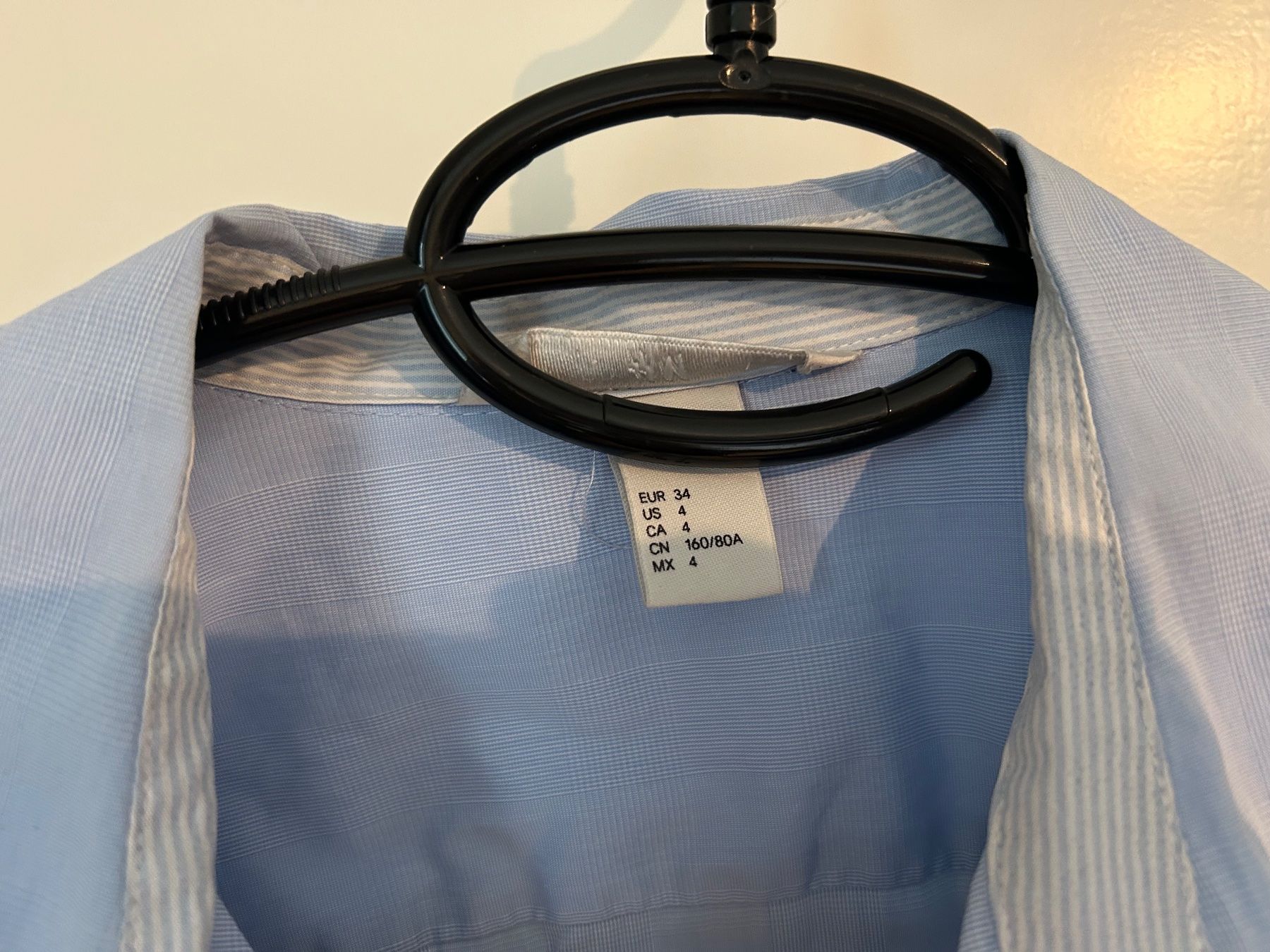 H&M Camicette: Hellblaue Bluse H&M Gr. 34 – Usato da Zürich venduto da la_222 2