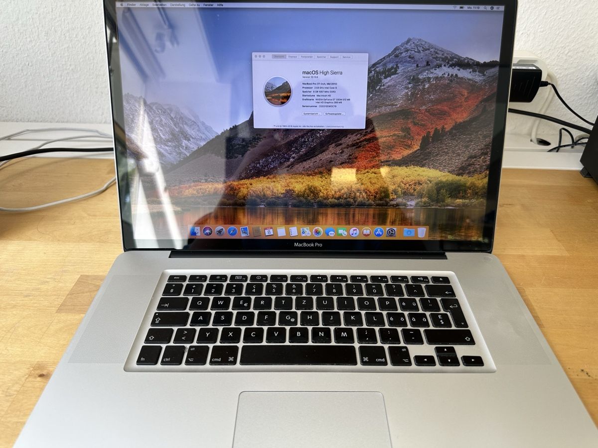 Apple Notebook: MacBook Pro 17“ Mid 2010 – Usato da Luzern venduto da FrankGroebel