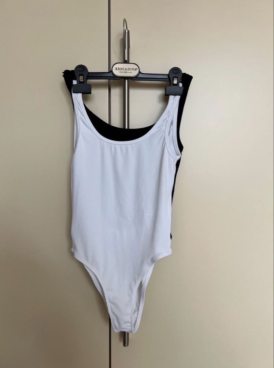 Pull&Bear Tops: Doppelpack Body – D'occasion à Dietikon par Mischi2167