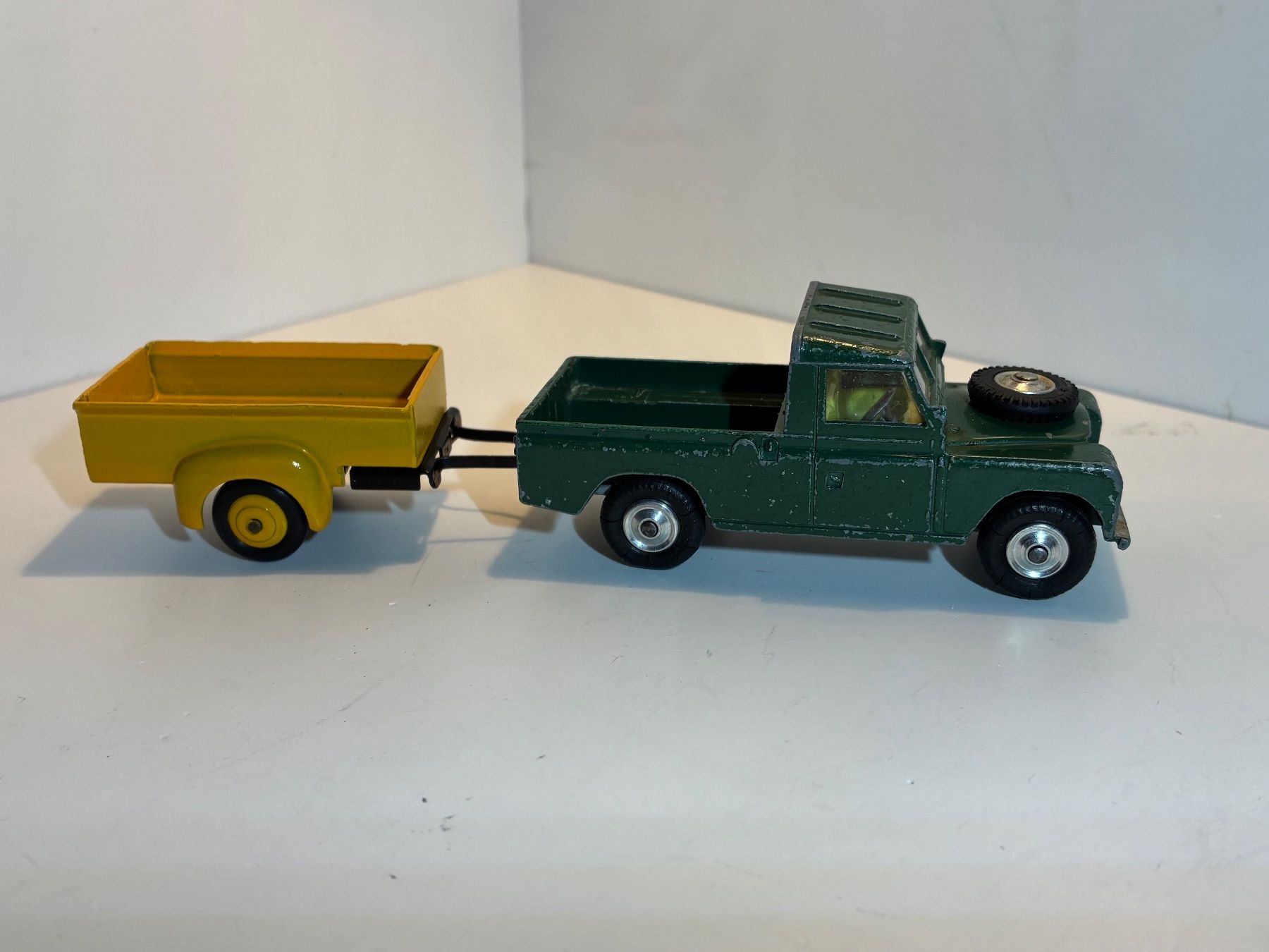 Corgi Toys Modellautos: Corgi Landrover mit Trailer – Gebraucht aus Gümmenen von Supererland 2
