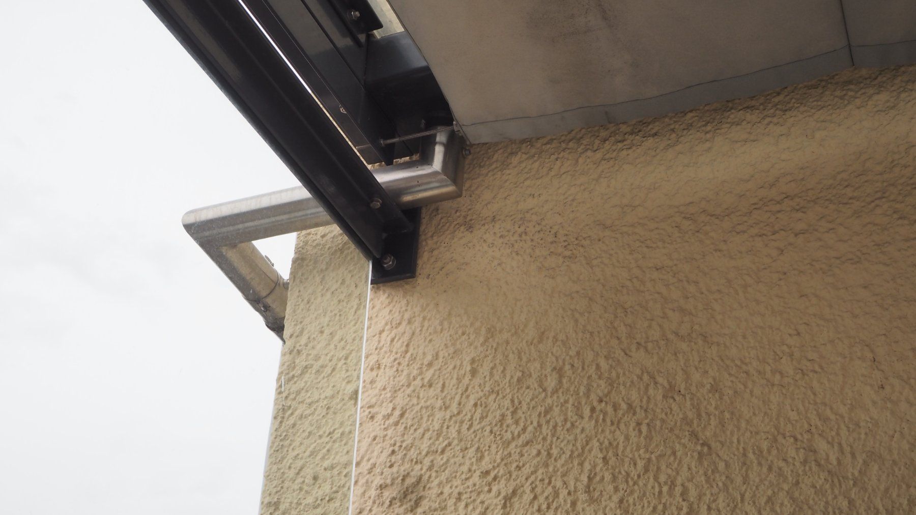 Unterstände: Sitzplatzüberdachung Glas/Metall mit Sonnen- und Windschutz – Gebraucht aus Ostermundigen von brechi3072 8