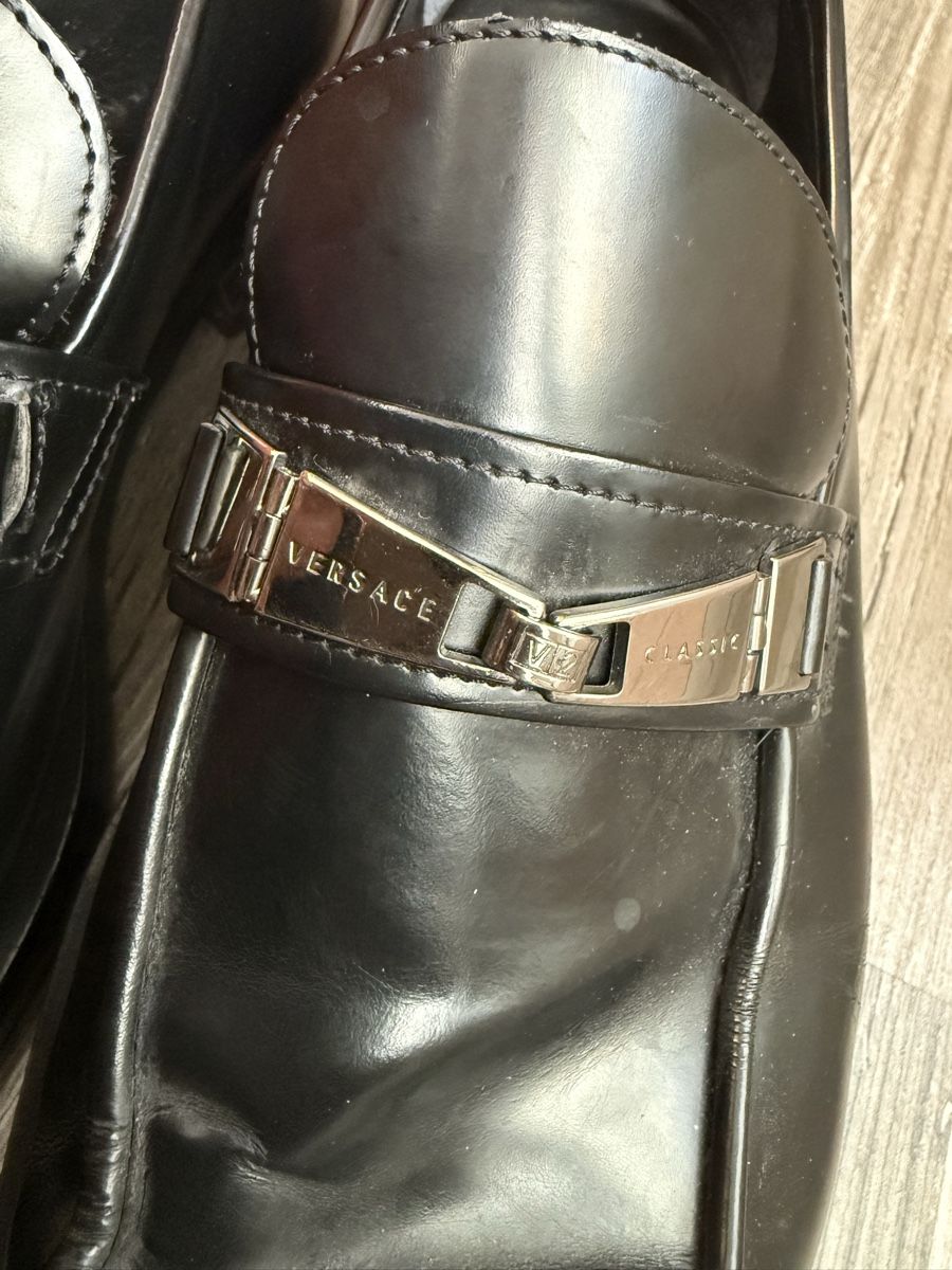 Versace Scarpe da uomo: Mocassins Versace classiques en cuir noir - Taille 42.1/2 – Usato da Monthey venduto da Joseph-29 2