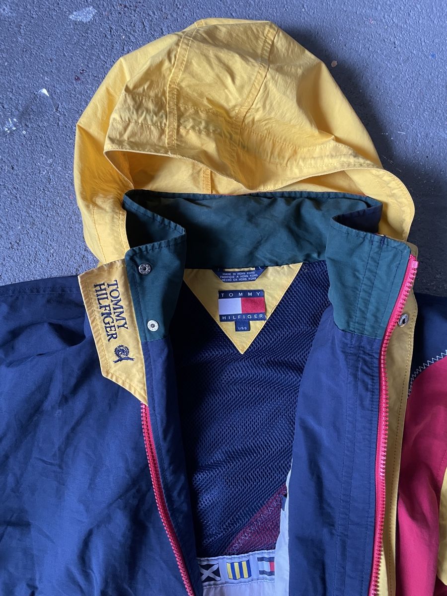 Tommy Hilfiger Jacken: Tommy Hilfiger Windbreaker  – Neu (gemäss Beschreibung) aus Zürich von Dario_Mupf 1