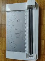 Schneidemaschine für Folien, Papier und Pappe