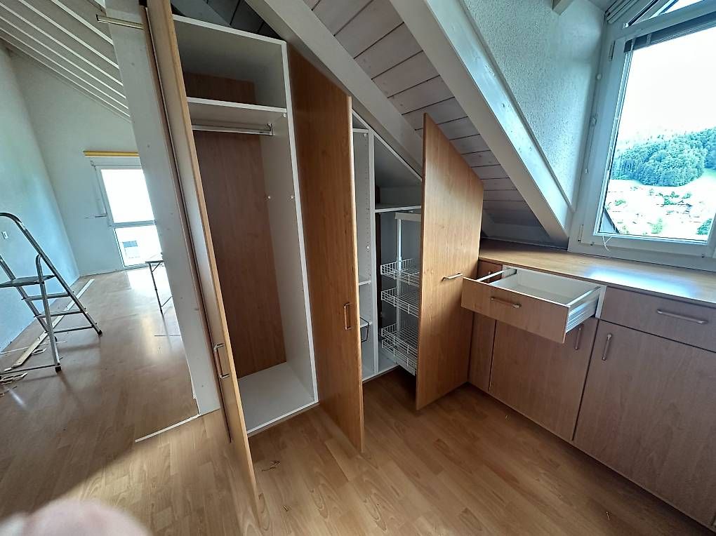 Armadi: Einbauschrank / Dachschrägenschrank – Usato da Kirchberg BE venduto da Tily242 3
