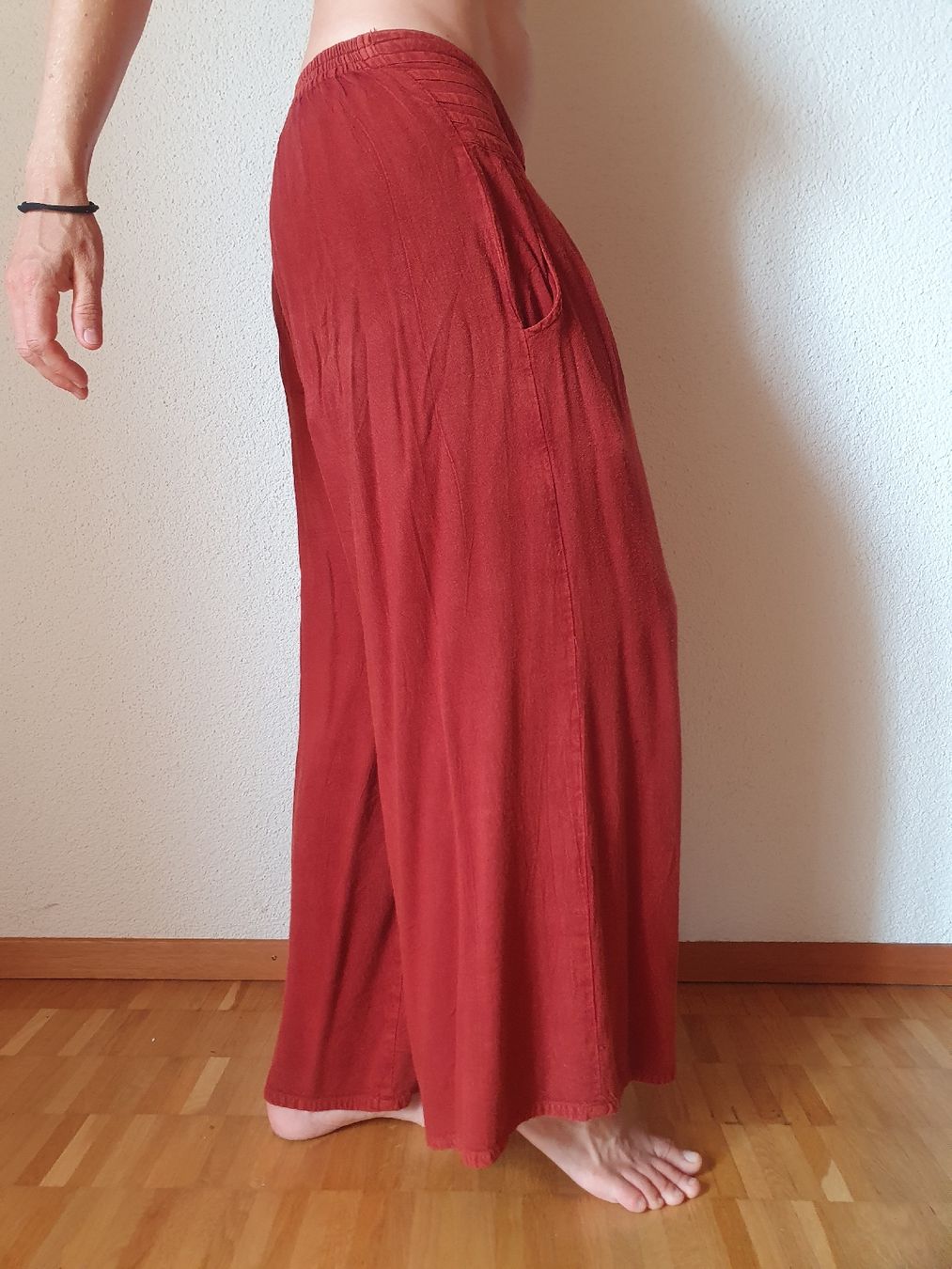 Hosen: Indien- Hose rot/ rostbraun Grösse S/ M – Gebraucht aus Stein am Rhein von fusselmaus 2