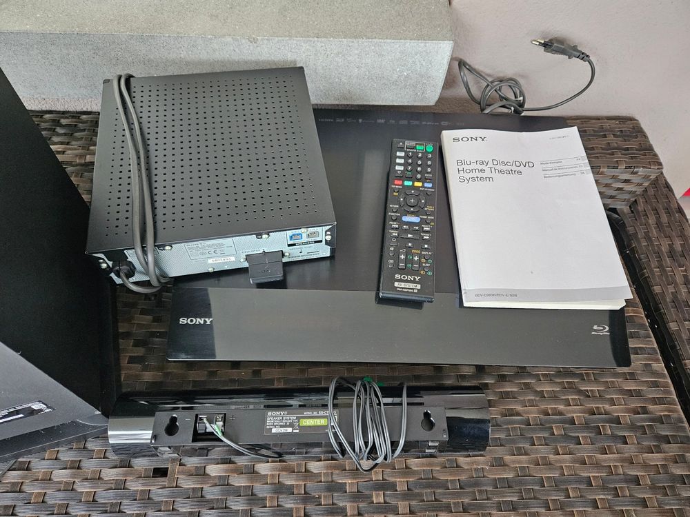Sony Home Cinema: Home Theatre System kompl.mit LS /DVD-CD Sony Blue-ray Disc – Usato da Einsiedeln venduto da Salusa 2
