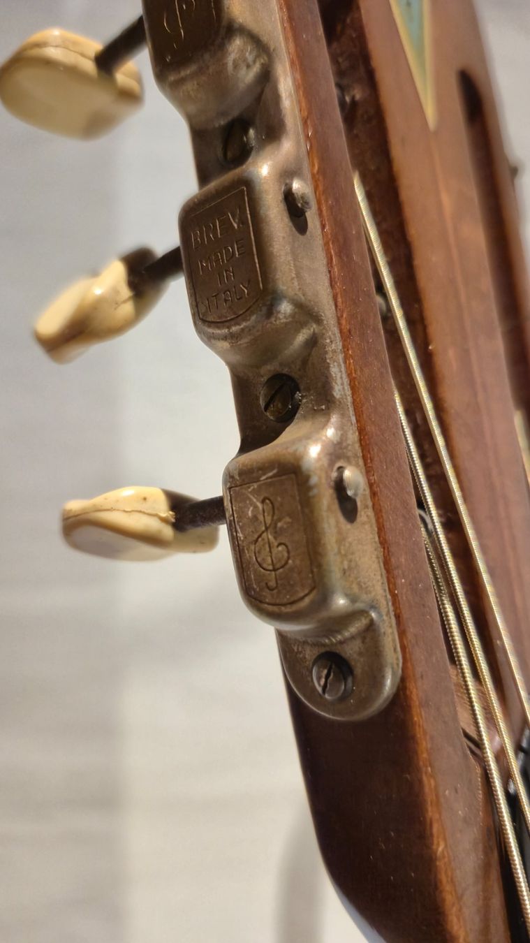 Eko Strumenti musicali: Parlor Gitarre Eko P8 mit Pickup – Usato da Winterthur venduto da NorrSydGuitars 9