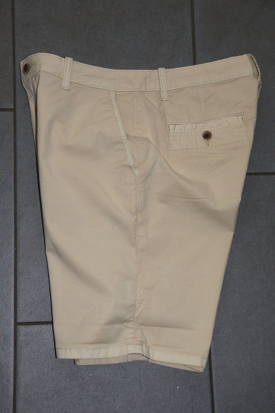 Esprit Pantaloni: Tolle Schorts von ESPRIT Gr.38 – Usato da Oberwil-Lieli venduto da Svetlana28 3