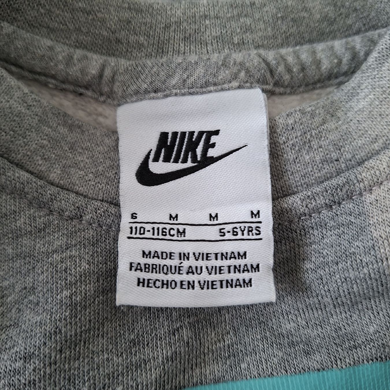 Nike Pullover & Sweatshirts: Nike Pullover grau Grösse 110-116  – Gebraucht aus Wünnewil von Schatz81 2