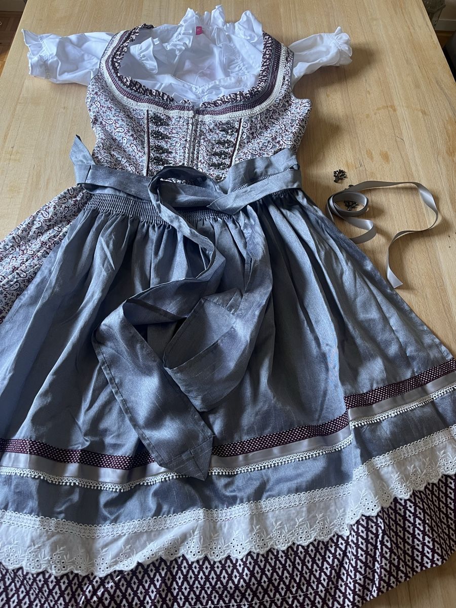 Krüger Vestiti: Dirndl Krüger gr.36 – Usato da Rikon im Tösstal venduto da stupsi99