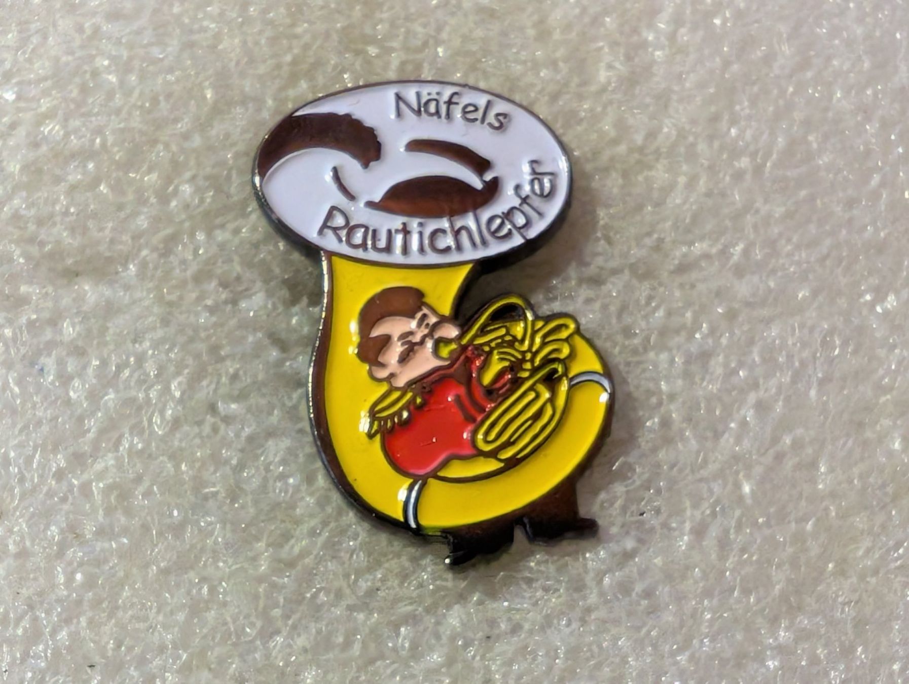 Plaketten & Abzeichen: Ansteckpin 130: Näfels Rautichlepfer – Gebraucht aus Oppligen von Pin-Fall-Shop