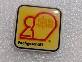 Ansteckpin 257: Idee & Spiel Fachgeschäft
