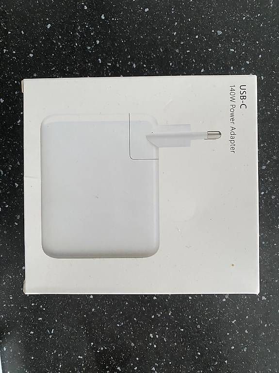 Caricabatterie: Adaptateur Chargeur 140W USB-C compatible Apple MacBook Pro – Usato da Vevey venduto da lederer_1800