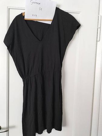 Kleid (schwarzes Shirtkleid)