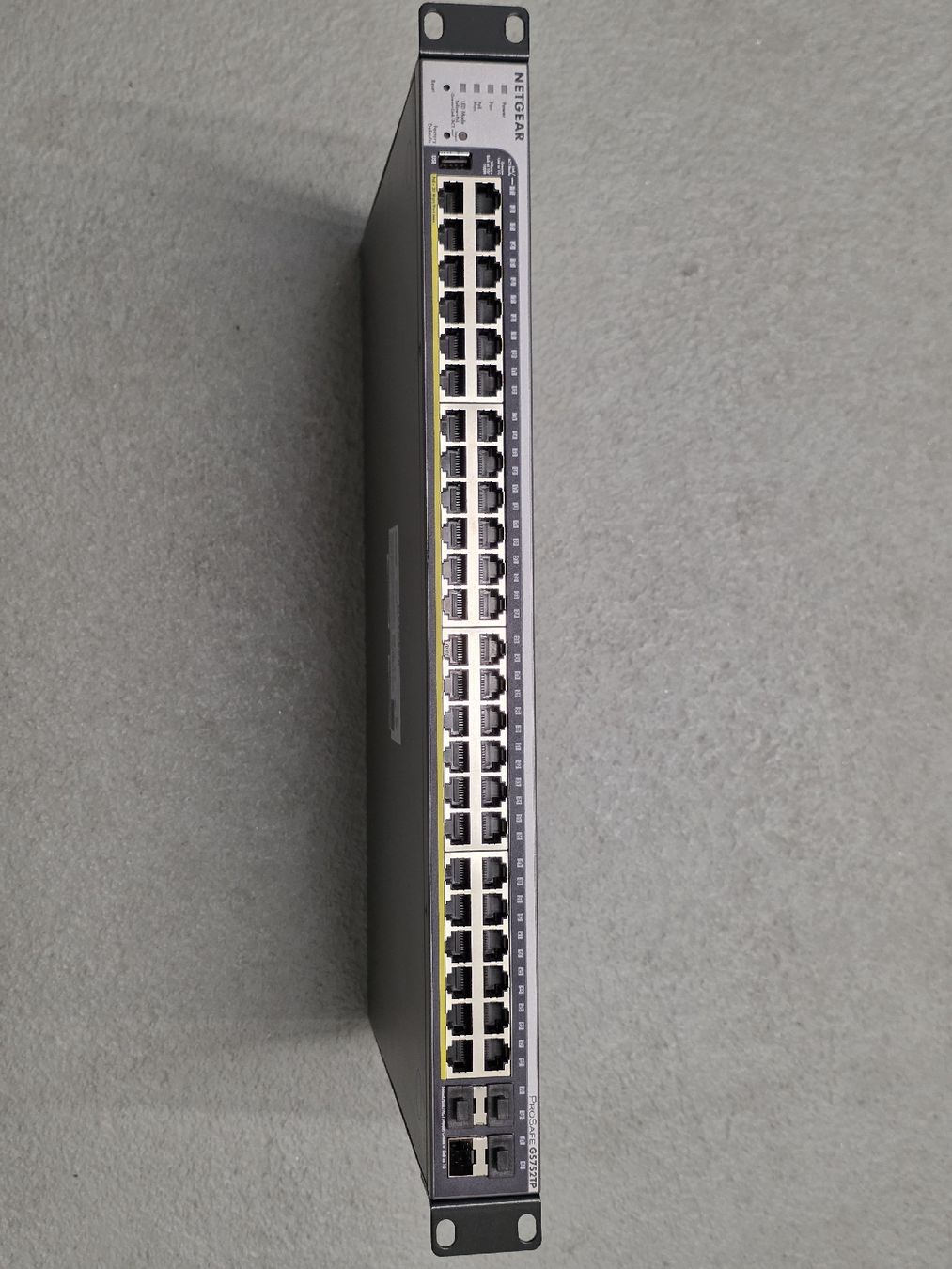Interruttori: NETGEAR 48-Port Gigabit PoE+ Smart Managed Pro Switch – Usato da Zweisimmen venduto da jun_9mrz 1