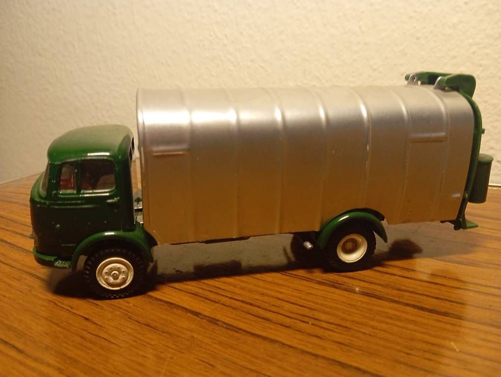 Modellini d'auto: Teckno Müllwagen – Usato da Basel venduto da Petergunn 1