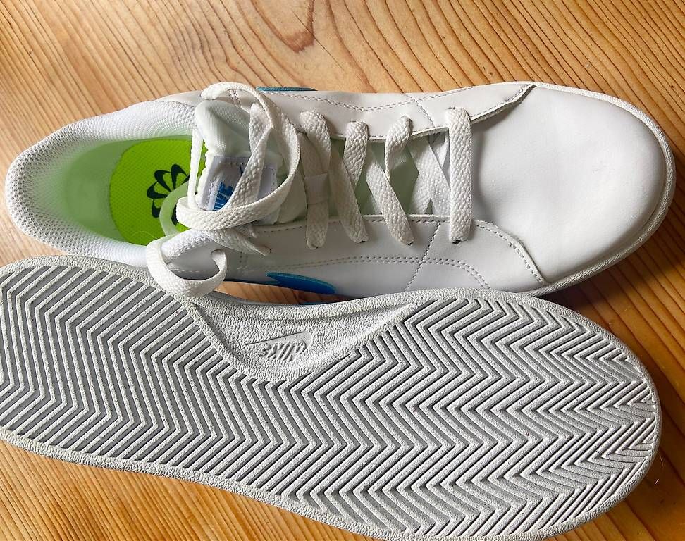 Chaussures femmes: NIKE Turnschuhe Grösse 40 – Neuf (Voir description) à Wettingen par mamaluz 1
