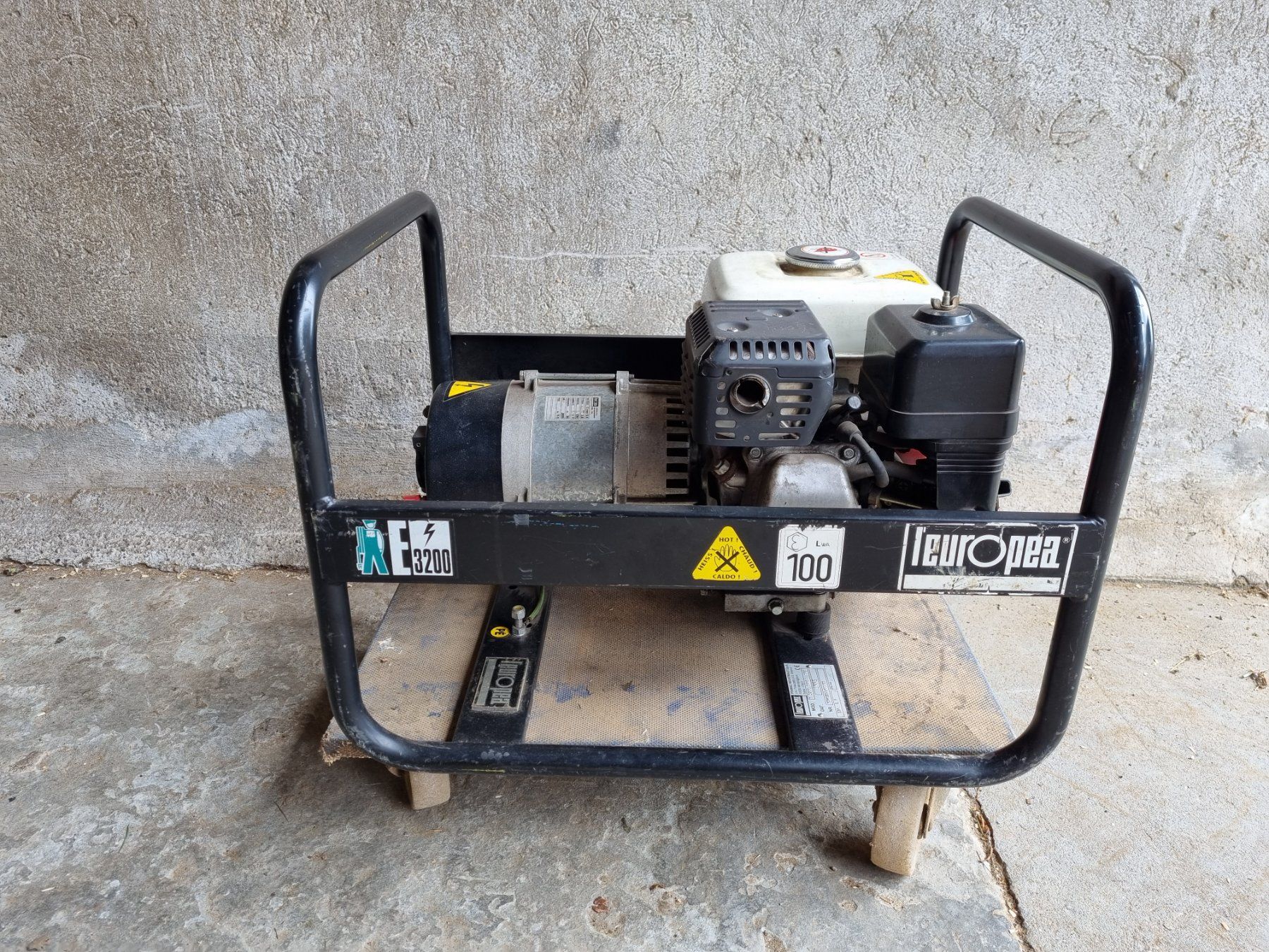 Honda Generatori di corrente: Stromgenerator Stromerzeuger Honda 230V – Usato da Adetswil venduto da Hugo54 4