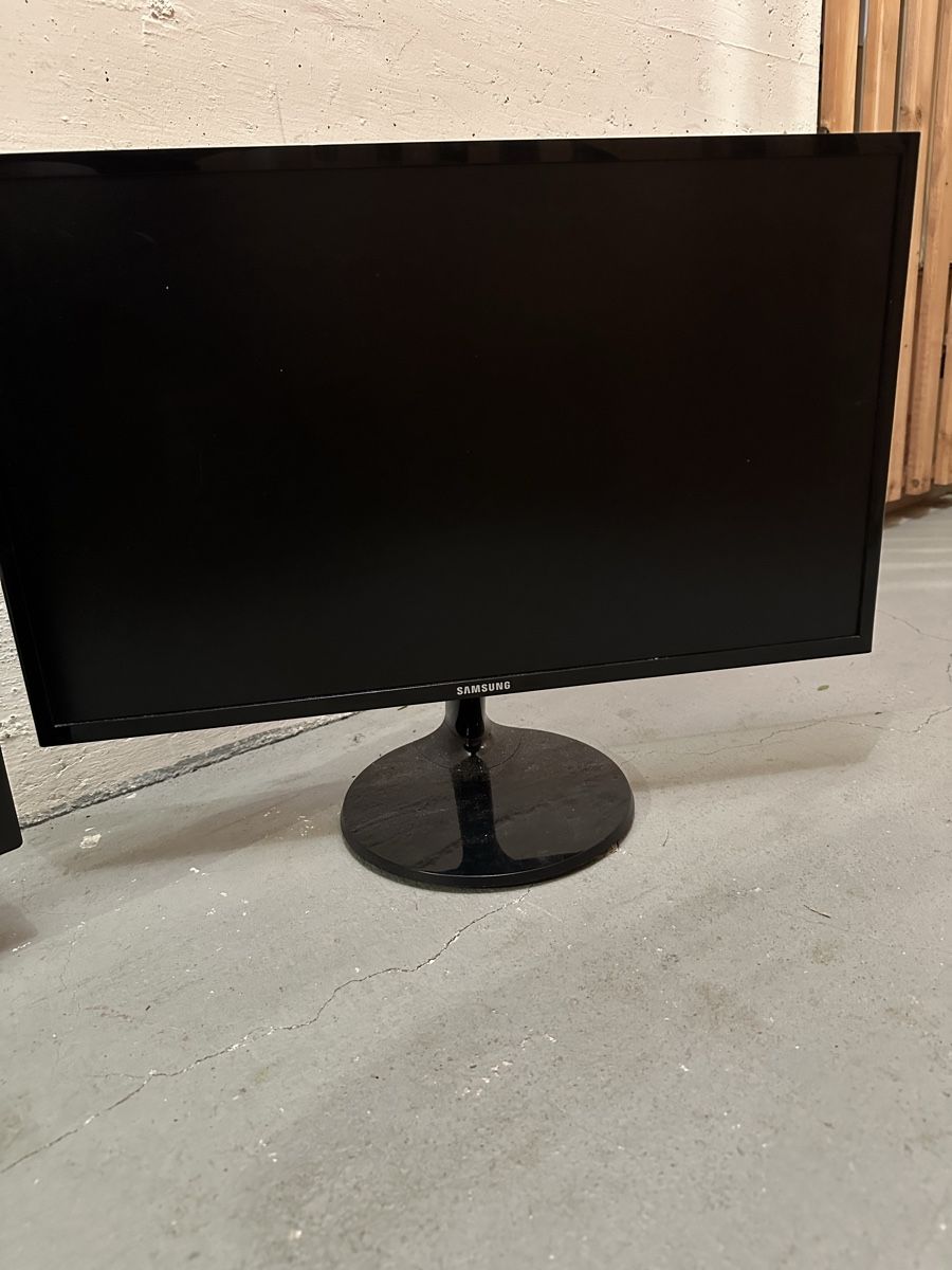Monitor: Samsung & Asus 24" Monitore, gut erhalten – Usato da Dietikon venduto da vithya88 1