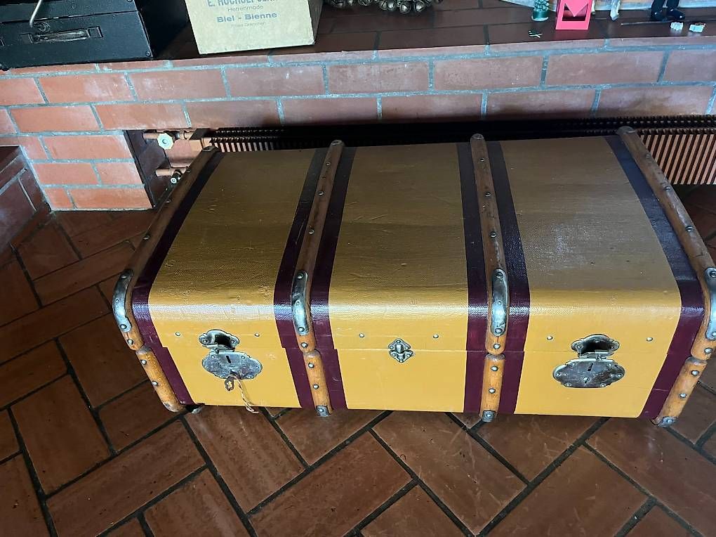 Reisekoffer: Vintage Überseekoffer – Gebraucht aus Thalwil von noe_j7px