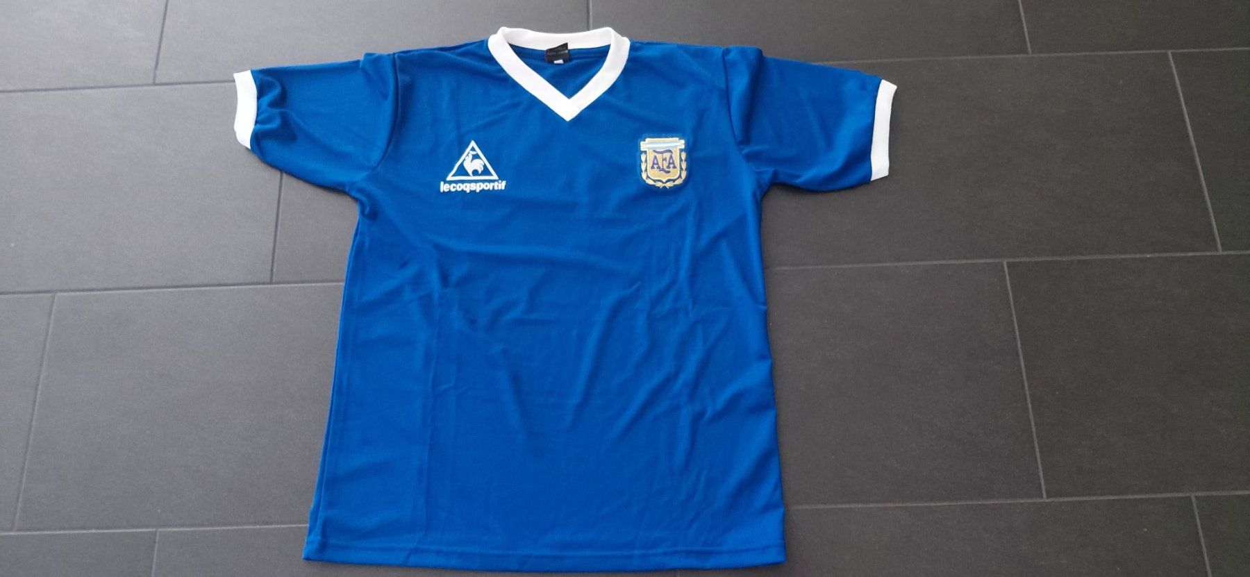Le Coq Sportif Leibchen & Hosen: Retro Trikot 1986 D.Maradona – Gebraucht aus Schmerikon von Olympia04