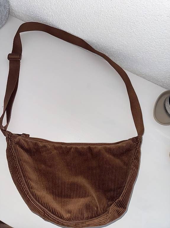 Borse: Uniqlo Cord Round Mini Shoulder Bag – Usato da Rothrist venduto da G.F.1997