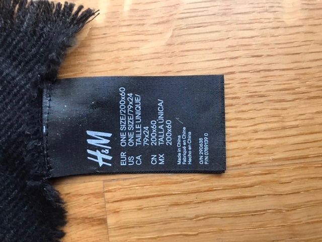 H&M Foulards & écharpes: Écharpe, H&M, 200x60 – D'occasion à Boudry par JulieG13 1