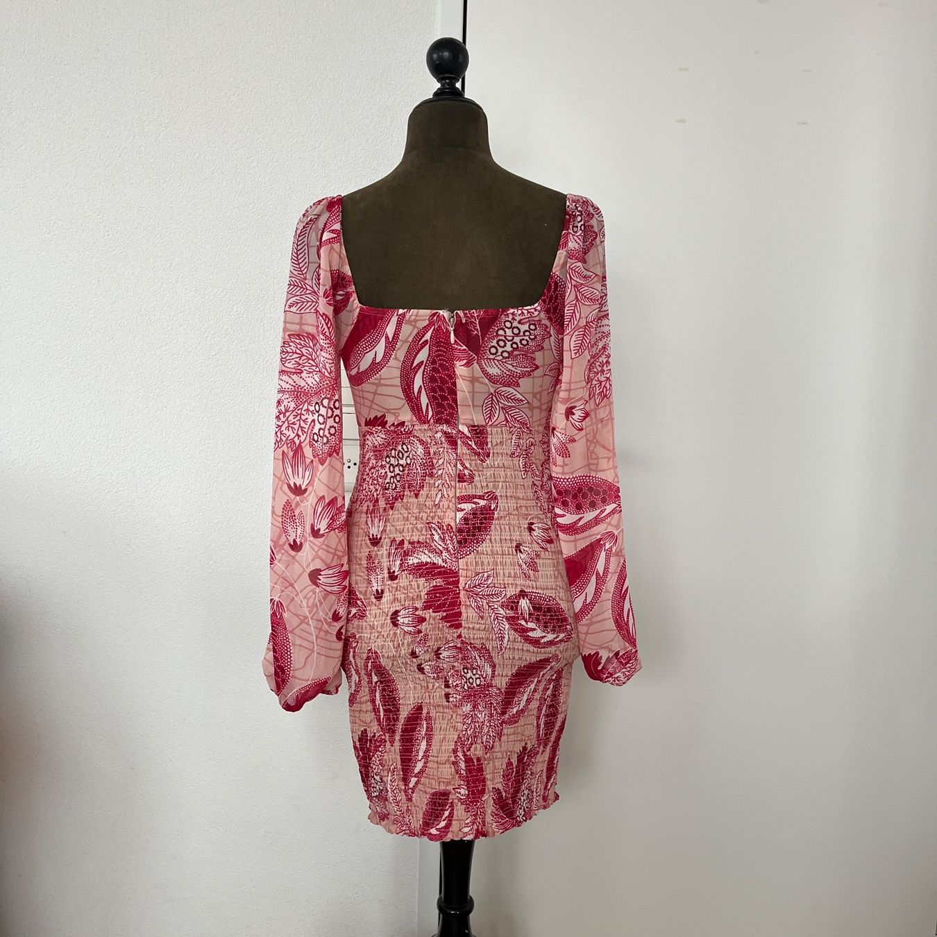 Guess Kleider: Guess Kleid – Neu (gemäss Beschreibung) aus Zug von Grc999 1