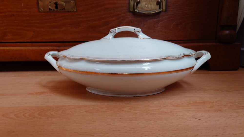 Coupes: Suppenschüssel, Porzellan, Weiss/Goldrand, Vintage Stil – D'occasion à Walterswil SO par Daniela.K