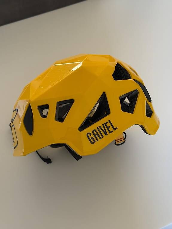 Grivel Caschi: Kletterhelm Grivel Stealth – Usato da Chur venduto da ing_k5gv
