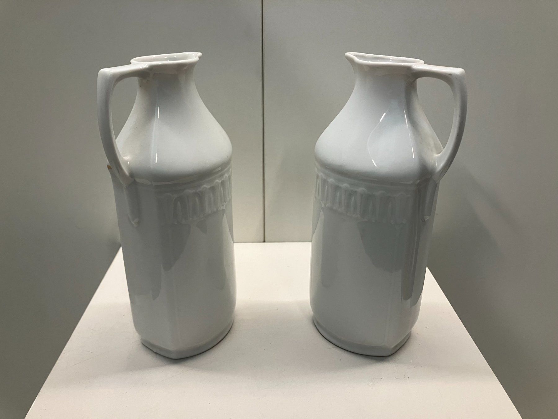 Caraffe: 2St. styl. Antike Essig & Öl Einschenker/Kruge ab 1.- – Usato da Lichtensteig venduto da Buy24International 1