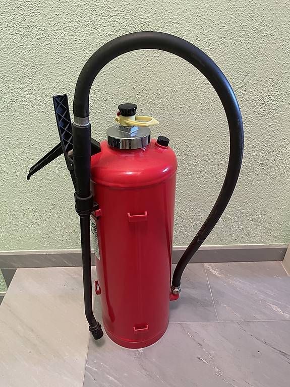 Extincteurs: Handfeuerlöscher – D'occasion à Stein AG par M.PEAKY 1