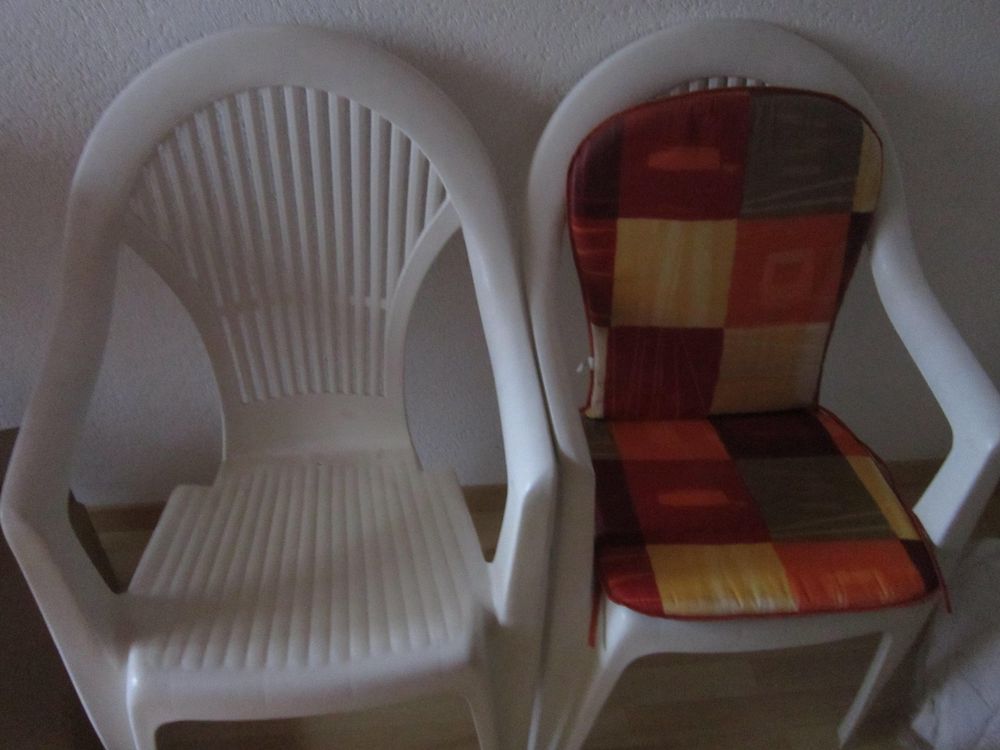 2 Garten Stühle Plastik Kaufen auf Ricardo