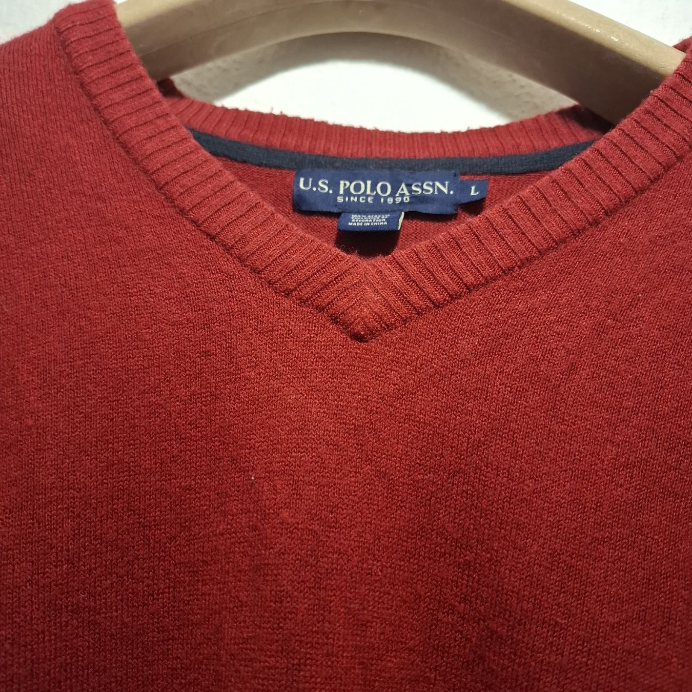 US Polo Pulls & Sweat-shirts: Pull U.S. POLO ASSN. Col V Rouge - Taille L – D'occasion à Le Locle par QualiteExpress 4