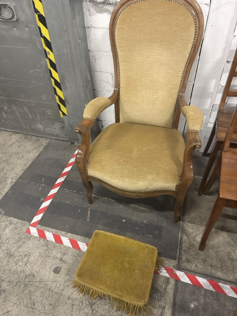 Poltrone: Alter sessel mit fusschemmel – Usato da Heerbrugg venduto da Livi10
