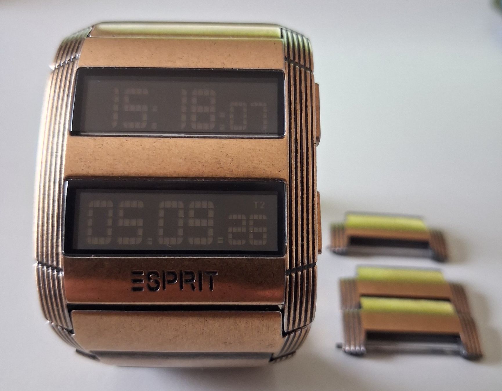 Esprit Orologi: Esprit Alpha Centauri Gold (ES 101231) – Usato da Thun venduto da music_and_more 1