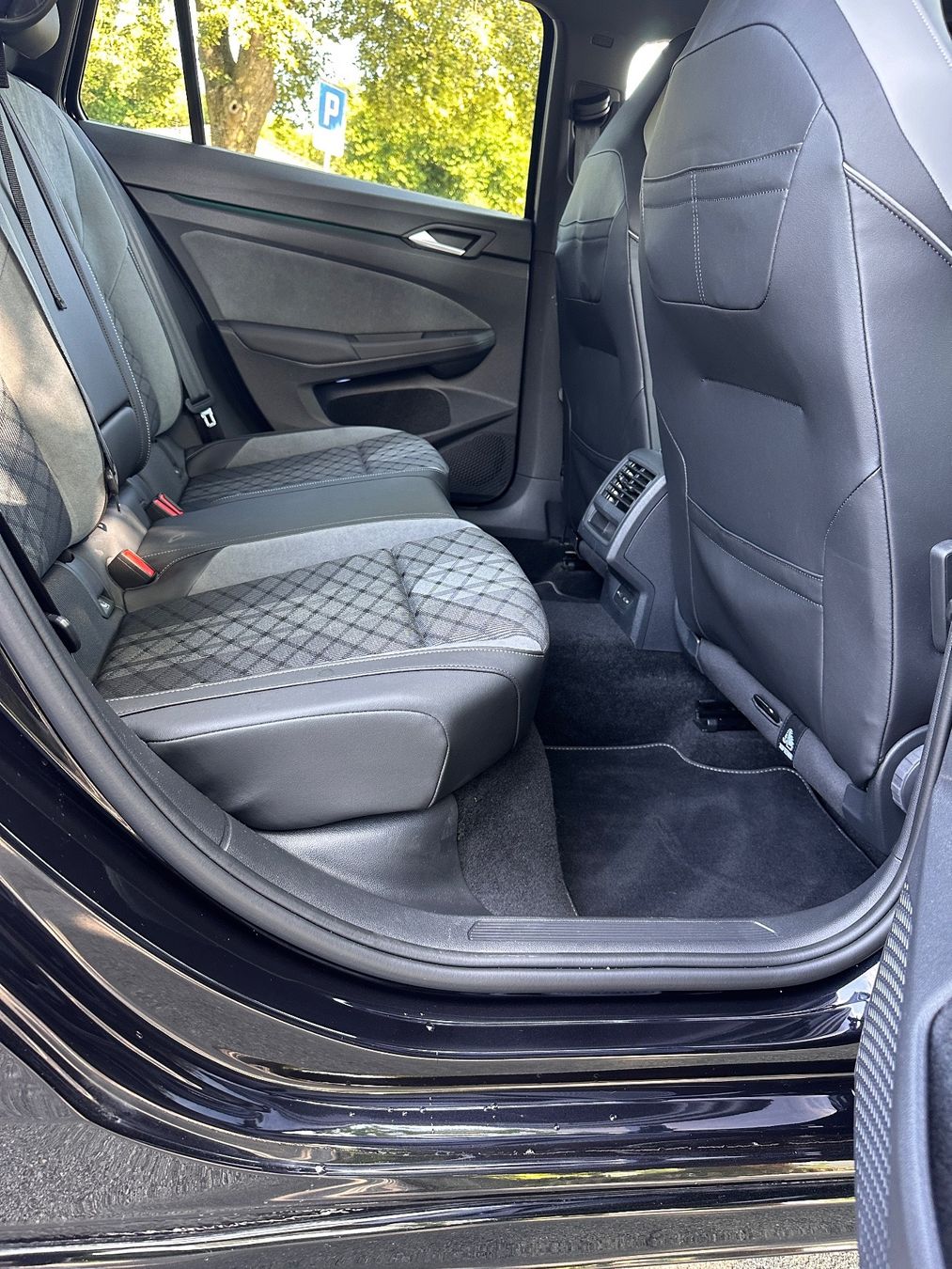 VW Autos: VW Golf R Line Variant – Gebraucht aus St. Gallen von Janeli. 9