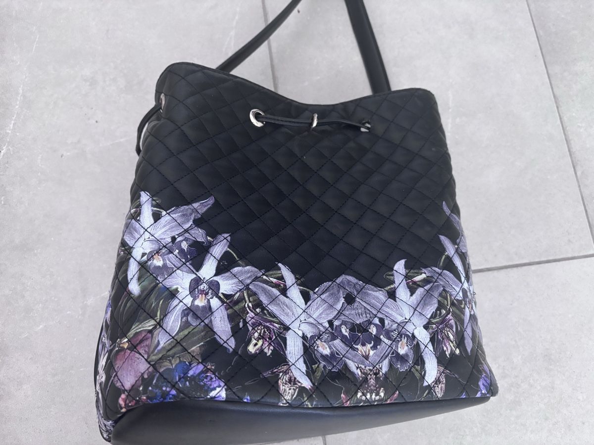 Valentino Taschen für Damen: Valentino Tasche – Gebraucht aus Rubigen von twy_2mqg 1
