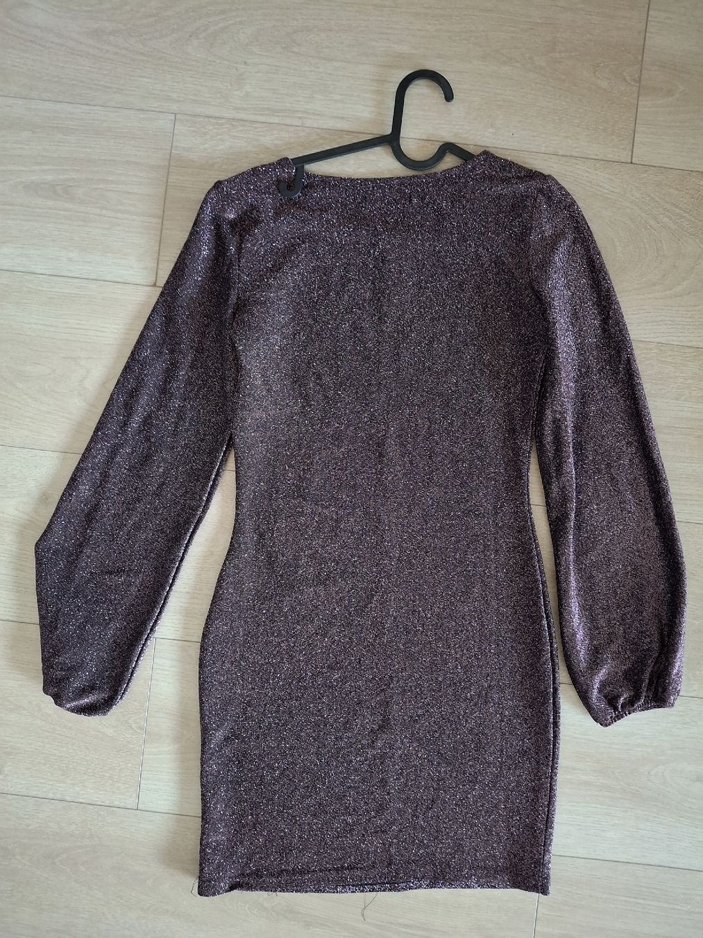 Robes: Robe rose paillettes – D'occasion à Ecublens FR par kla_th5j 2