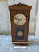 Wanduhr Holzgehäuse mit Pendel und Aufziehschlüssel