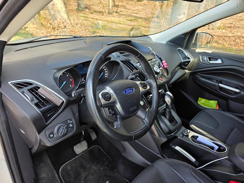 Automobili: Gepflegter Ford Kuga Titanium – Usato da Waltenschwil venduto da Xylp 4