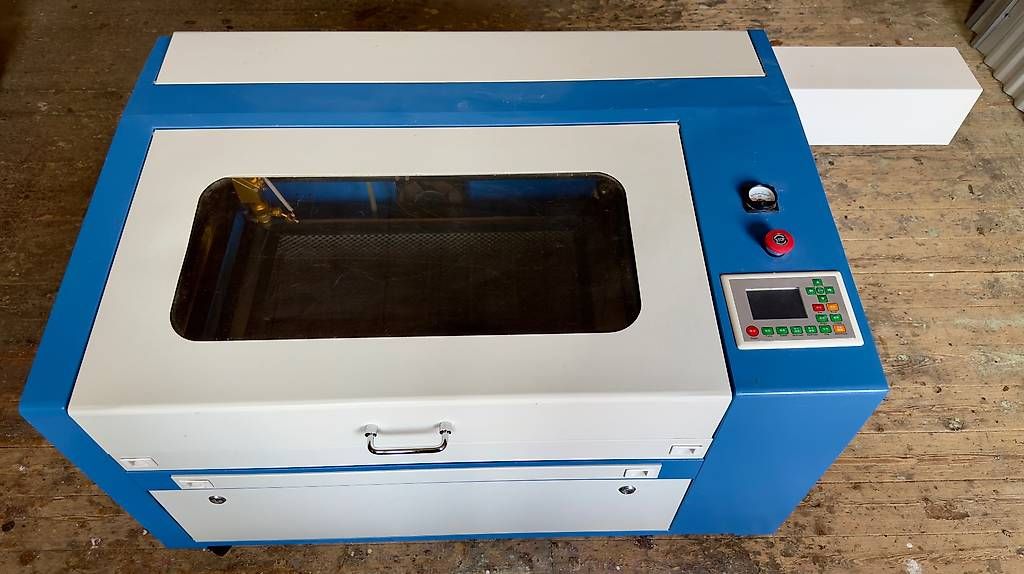 Alle Maschinen: 60W CO Laserschneider 600x400  Ruida / LightBurn – Gebraucht aus Spreitenbach von Ians