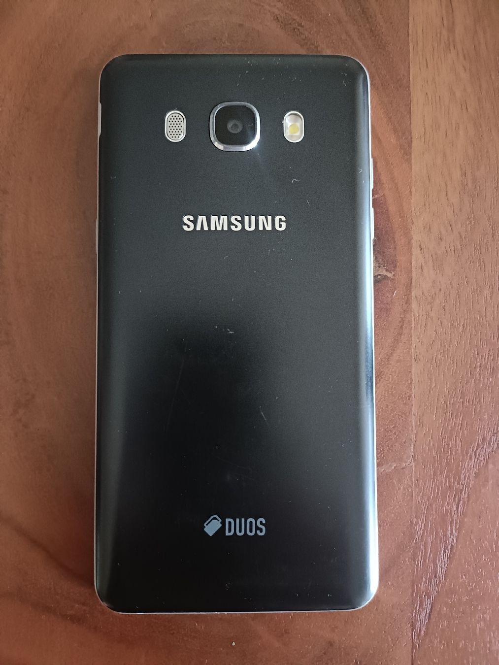 Telefoni cellulari / Smartphones: Samsung Galaxy J5 Duos – Usato da Gland venduto da Electr0ventes 3