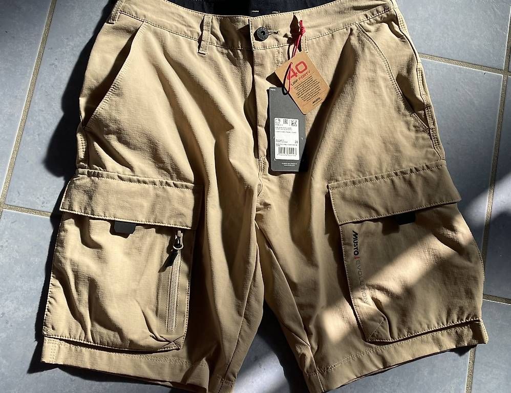 Pantalons: Hose / Funktionshose Short Evo Deck UV light stone – D'occasion à Schaffhausen par Waz_1970
