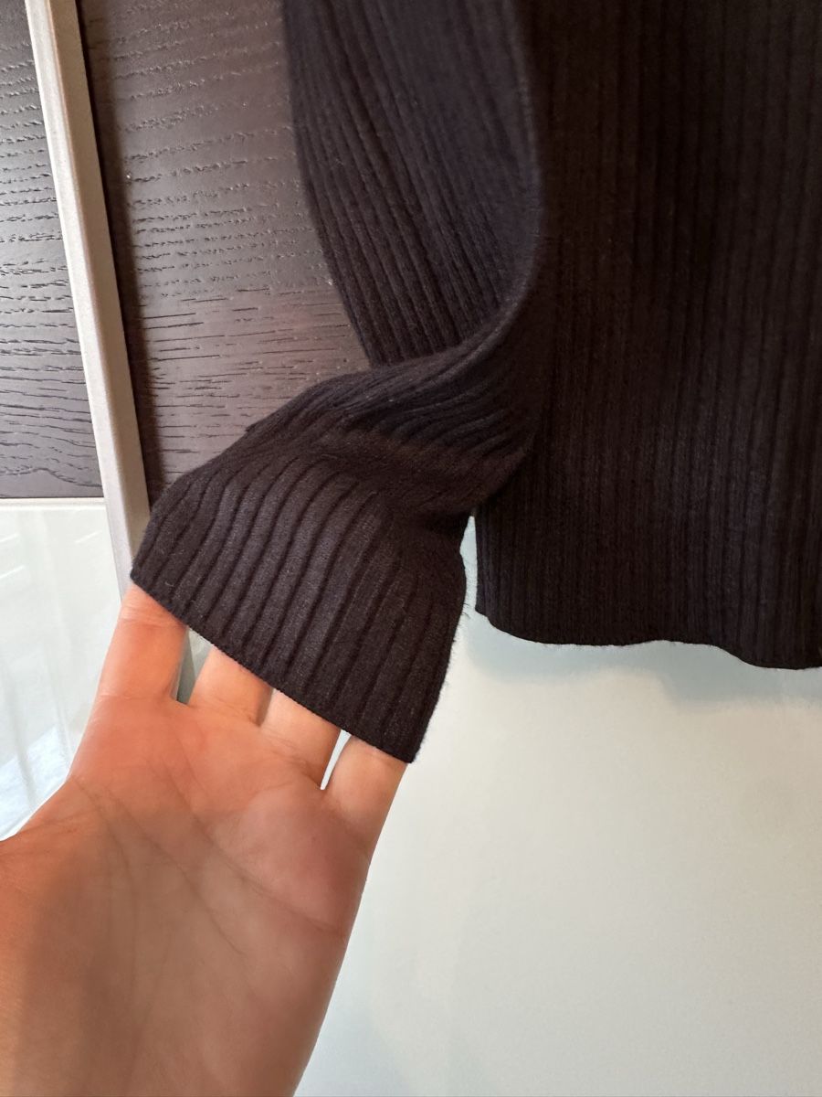 Maglioni & Felpe: Schwarzer Pullover gerippt, Grösse M, Top Zustand! – Nuovo (secondo la descrizione) da Altendorf venduto da Eastwick4 2
