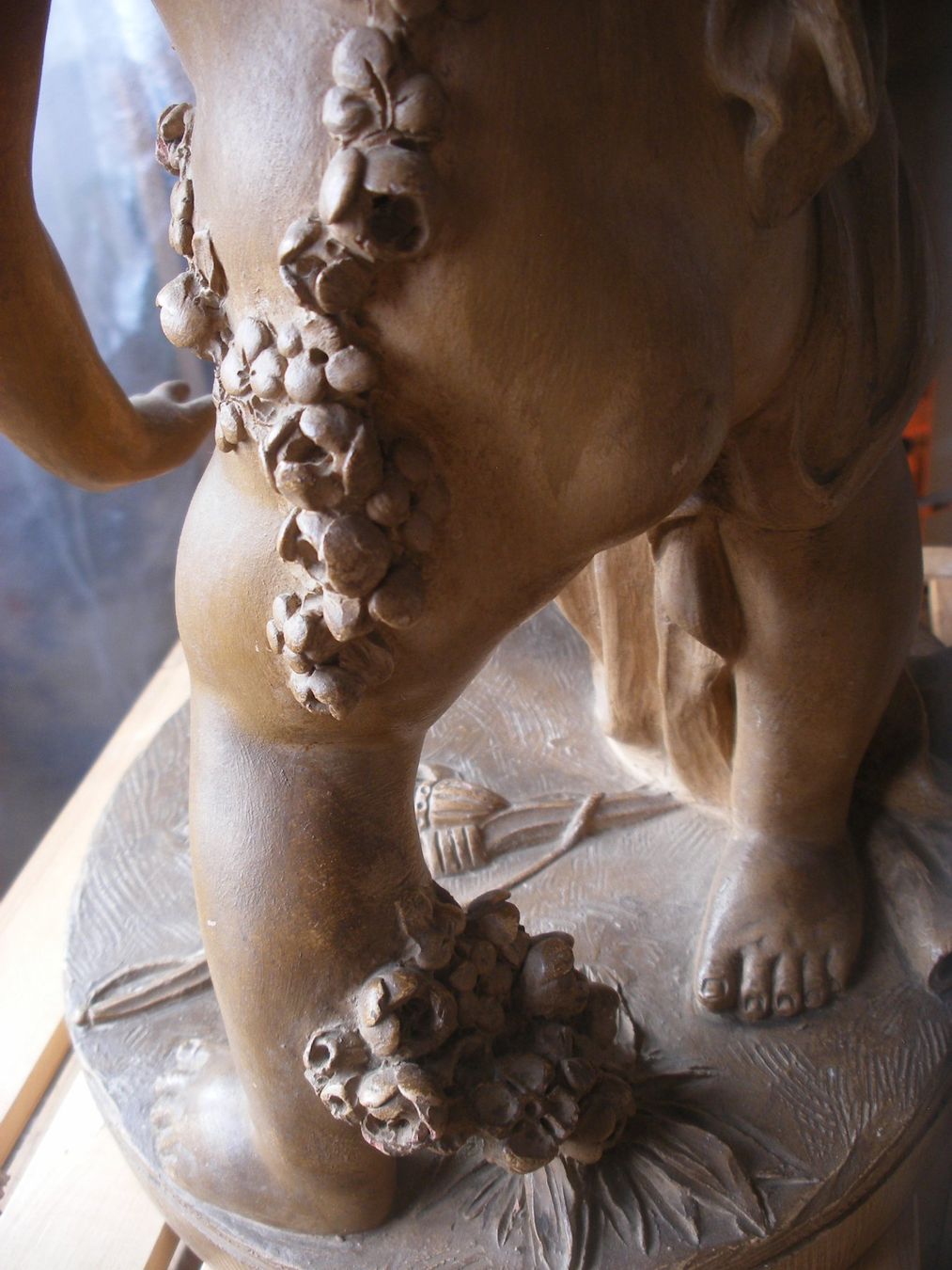 Sculture & Statue: Skulptur Terracotta, nach E. M. Falconet, Putti / Amoretten – Usato da Courroux venduto da Stesoe 4