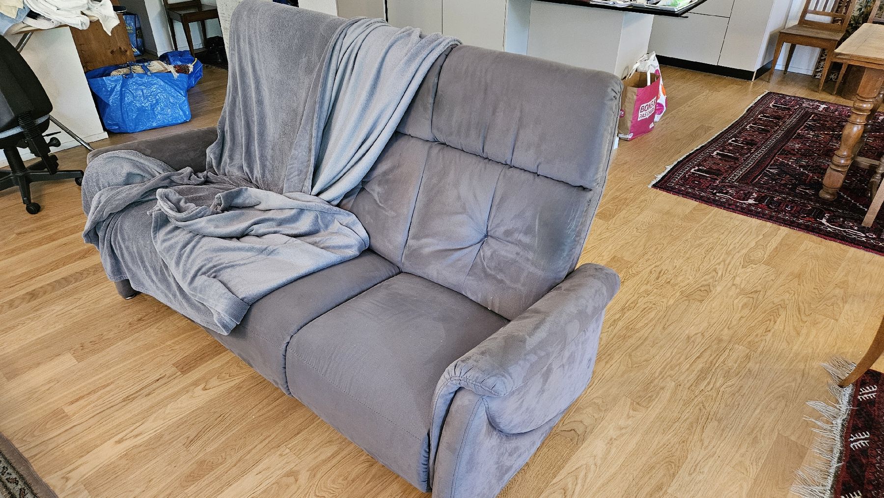 Divani: 2 canapés, état de neuf /  2 Sofas, Neueustand – Usato da Châtel-St-Denis venduto da BiMann73